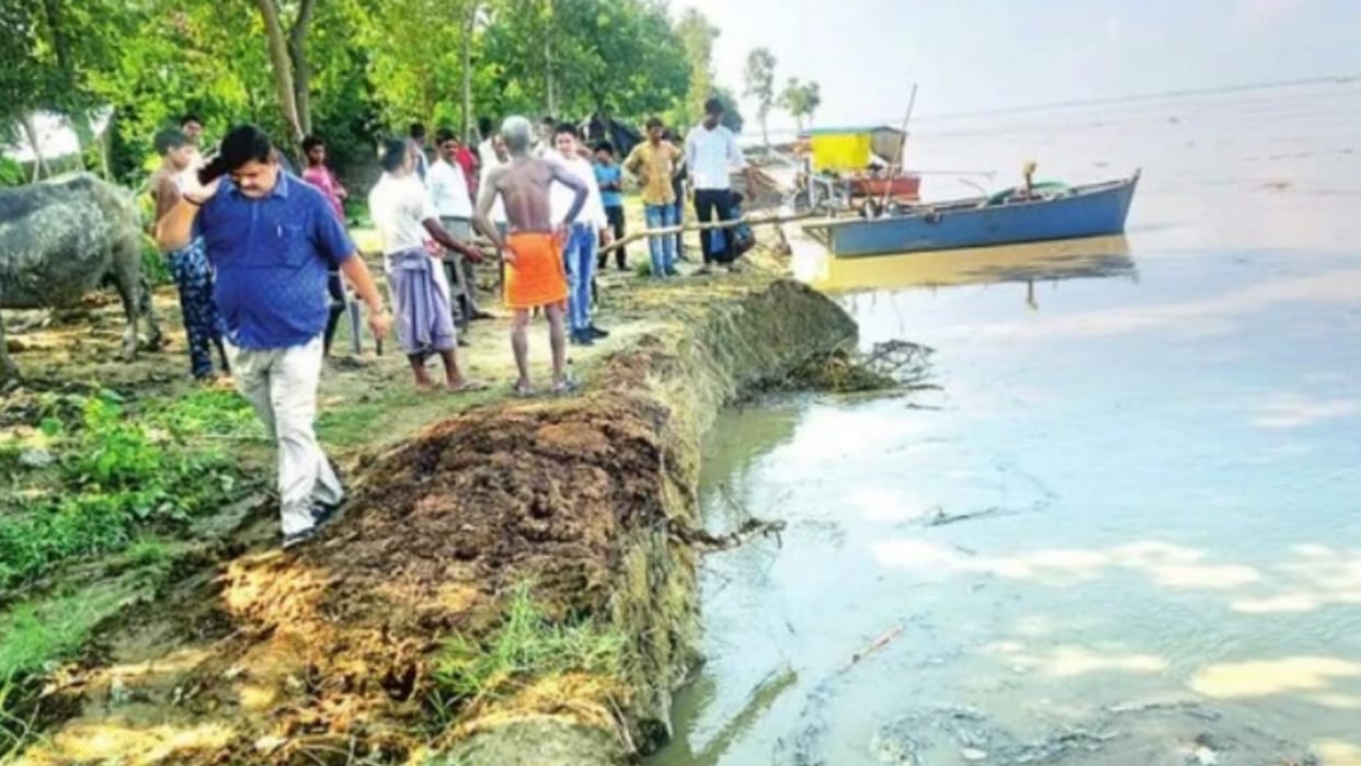 saryu river water level increases in Barabanki.