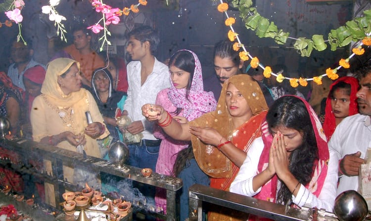 Establishment Of Kalash In Temples On The First Day Of Navratri ...