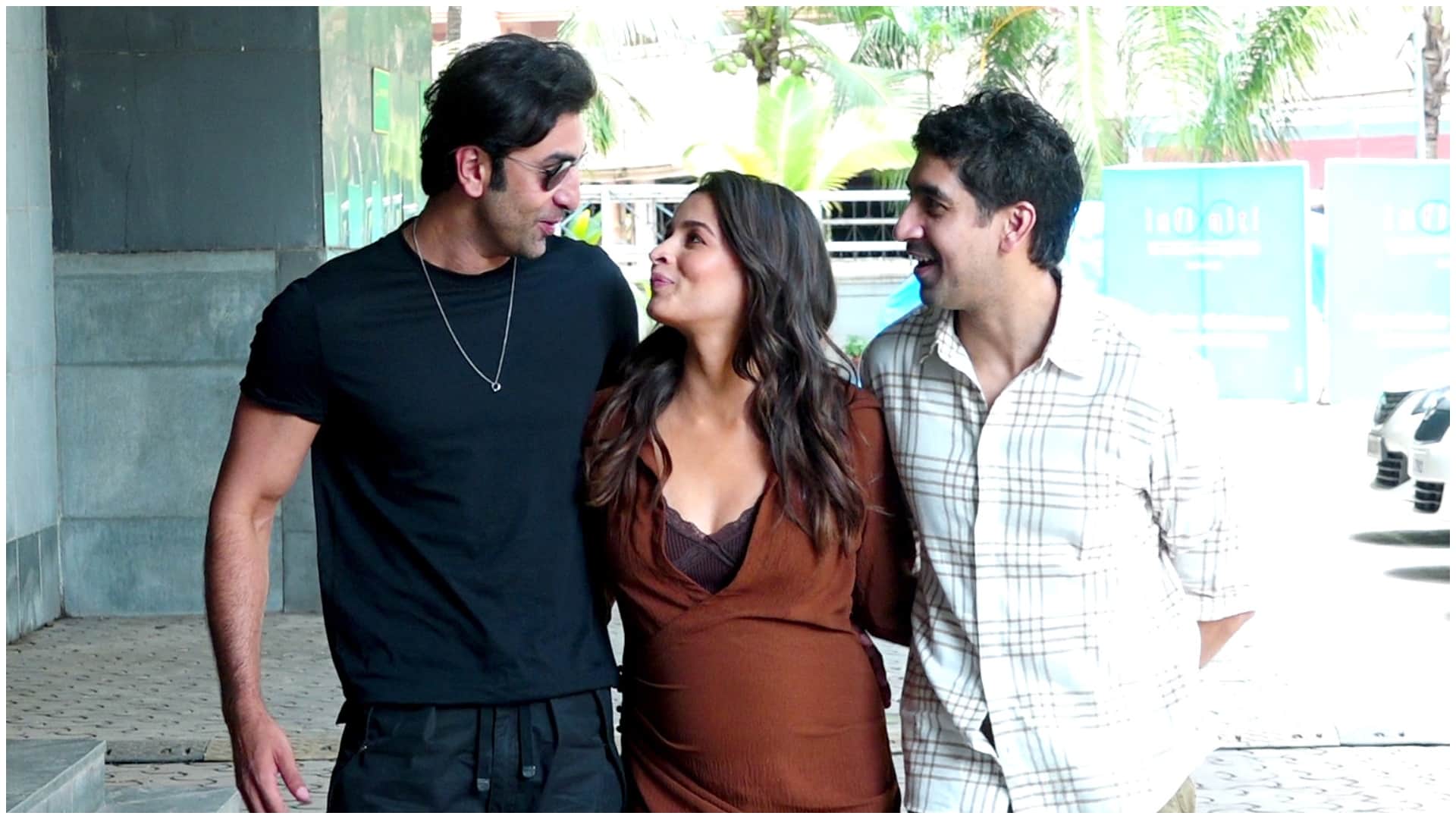 Vikram Vedha First Day Advance Booking is far behind films War Brahmastra Bhool Bhulaiyaa 2 Laal Singh Chaddha