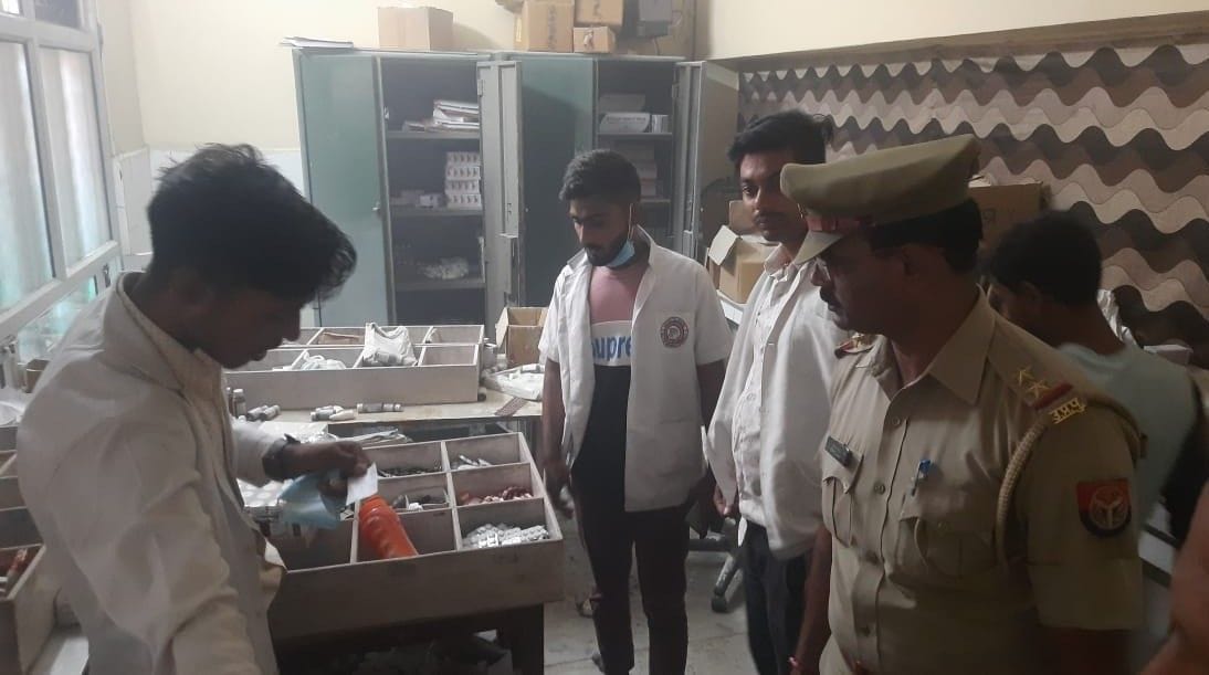Hathras: Fire broke out in medicine distribution room of district hospital, three scorched