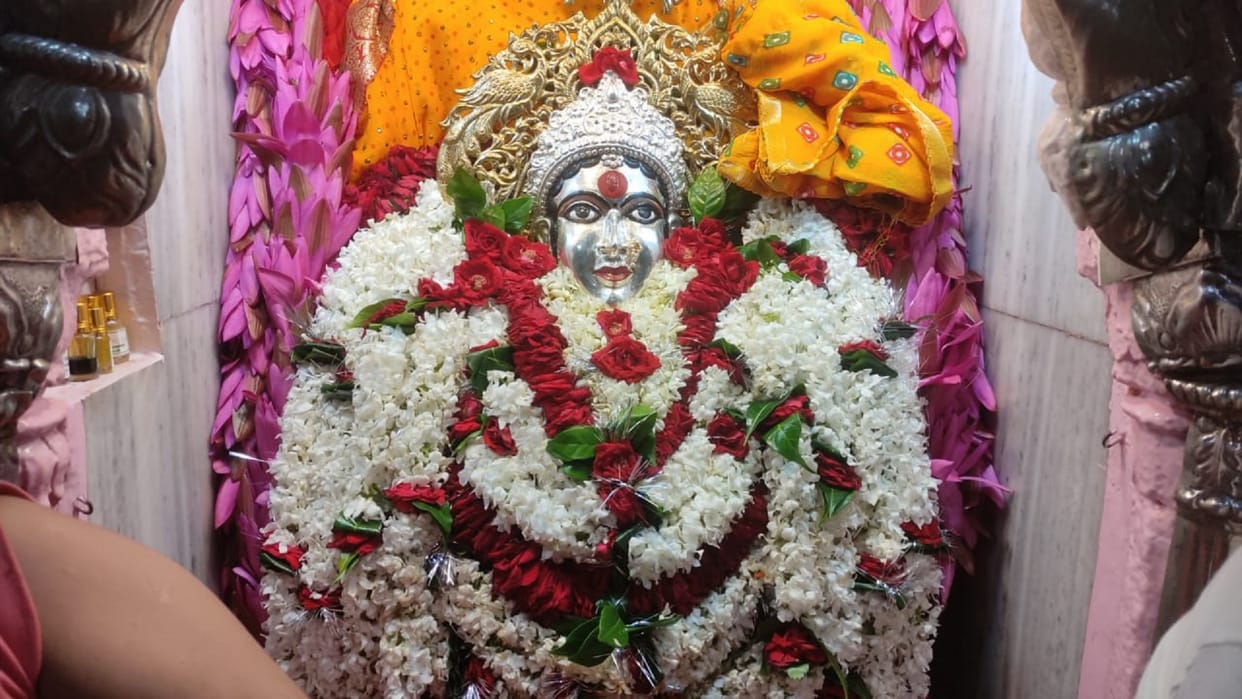 Second day of Shardiya Navratra 2022 Visit Maa Brahmacharini here in Varanasi know the importance of worship