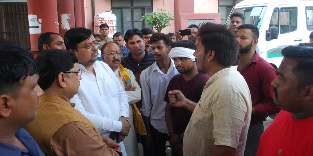 The college operator and his sons beat up the student who came to deposit the fees