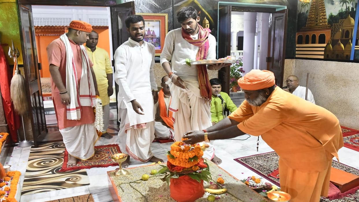 CM Yogi worshiped Maa Brahmacharini on second day of navratri at Gorakhnath temple