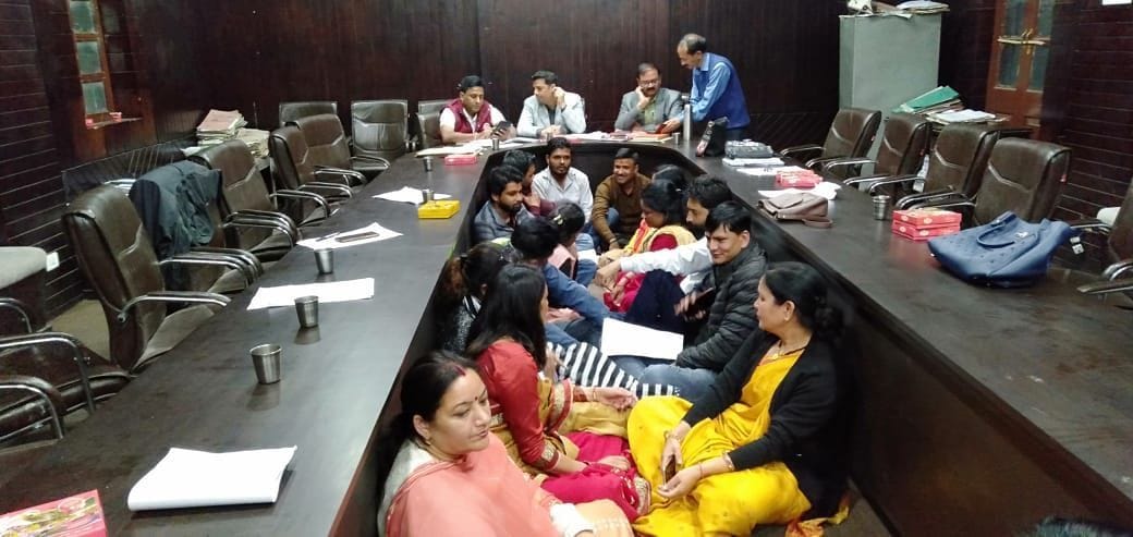 Uproar of the members in the board meeting of the municipality, sat on dharna till late night