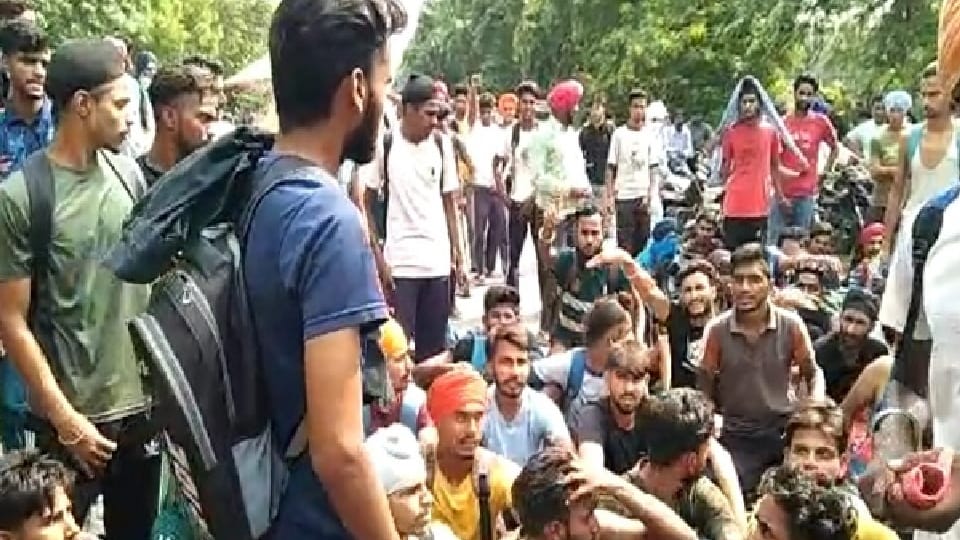 Army recruitment rally, angry candidates due to lack of entry, jammed
