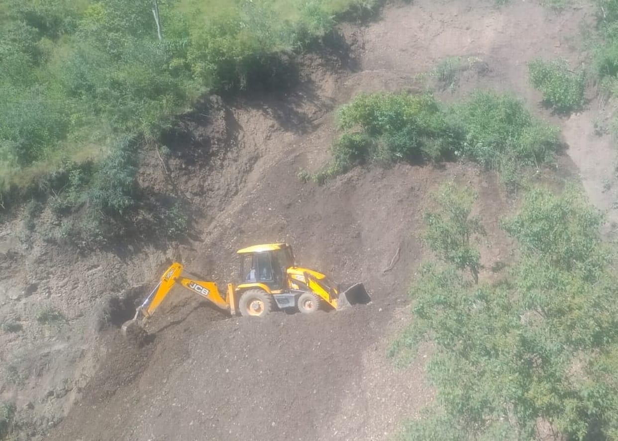 sirmaur news 20 roads were closed  due to landslides in sirmaur