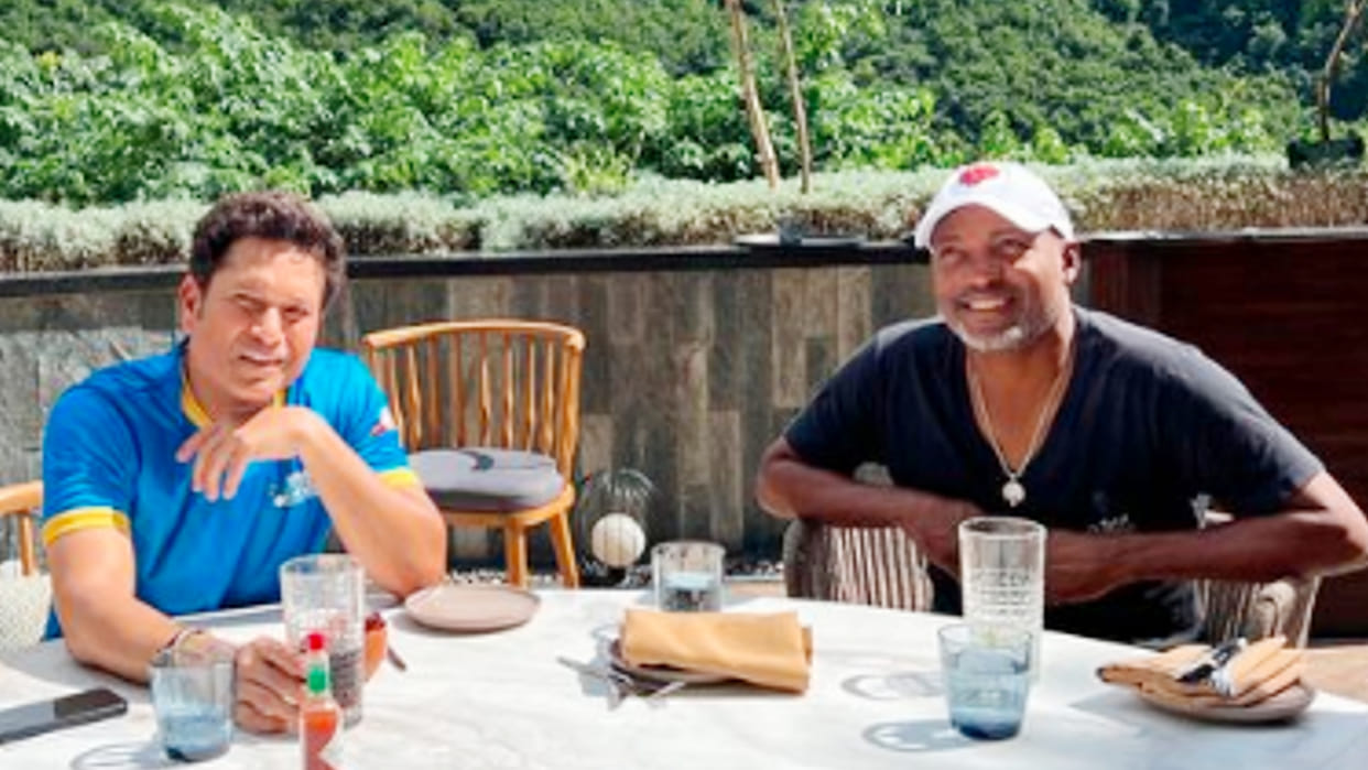 Sachin Tendulkar, Brian Lara in bad condition due to hunger in Raipur, shared photo on instagram