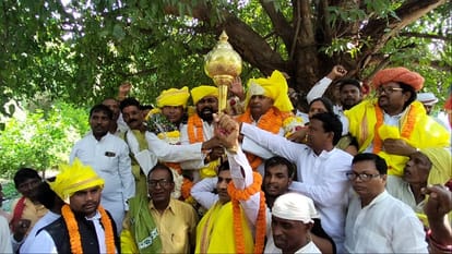 OP Rajbhars right hand mahendra rajbhar formed Suheldev Swabhiman Party with hundreds of workers