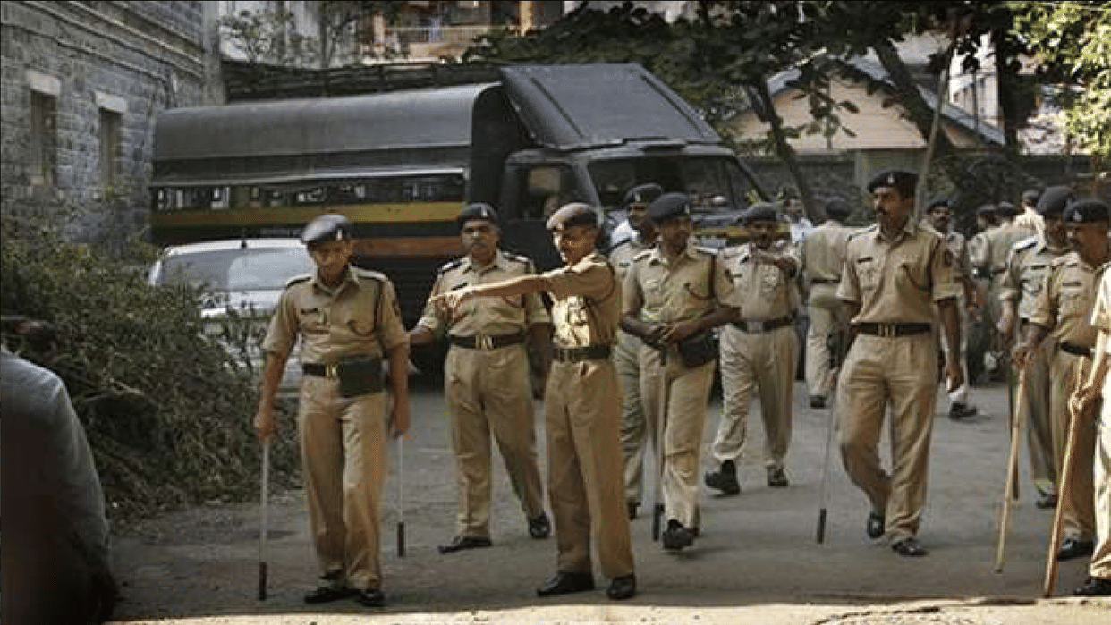 Tamil Nadu: Doctor and  girlfriend arrested for sharing pics of hostel girls