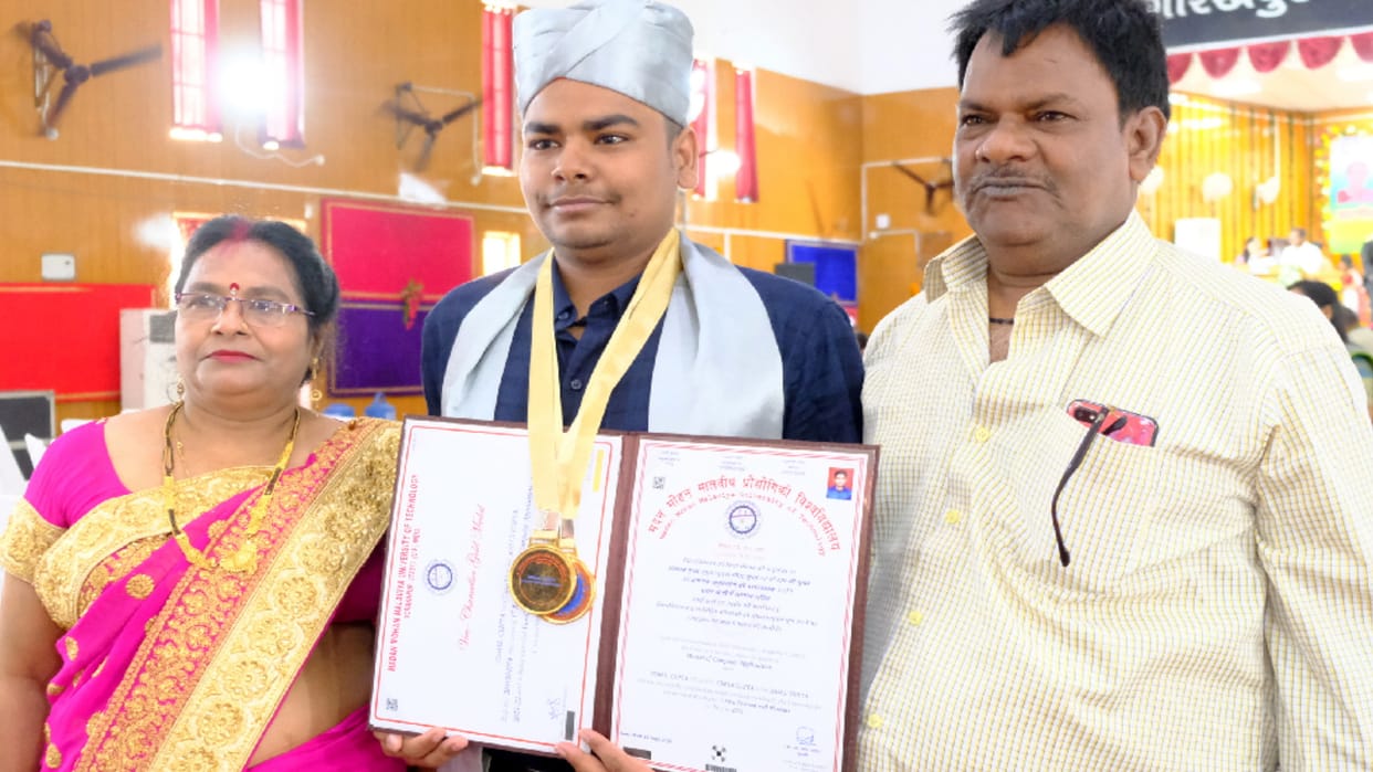 MMMUT MCA topper Vishal Gupta got two gold medals