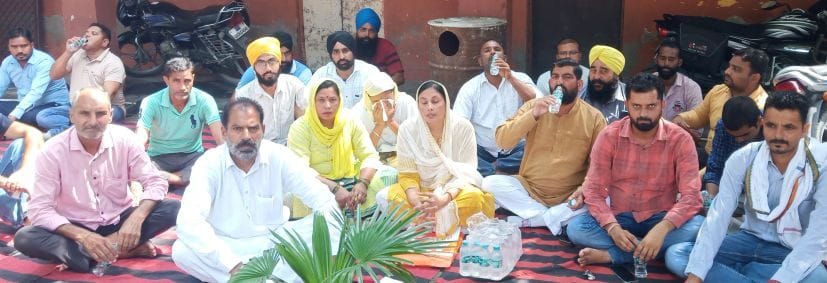 Village heads staged a sit-in protest against the functioning of the police