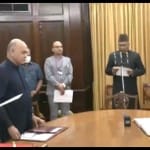 शपथ लेते हुए गुलाम अली