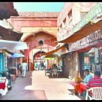 ताजमहल के दक्षिणी गेट पर दुकानें