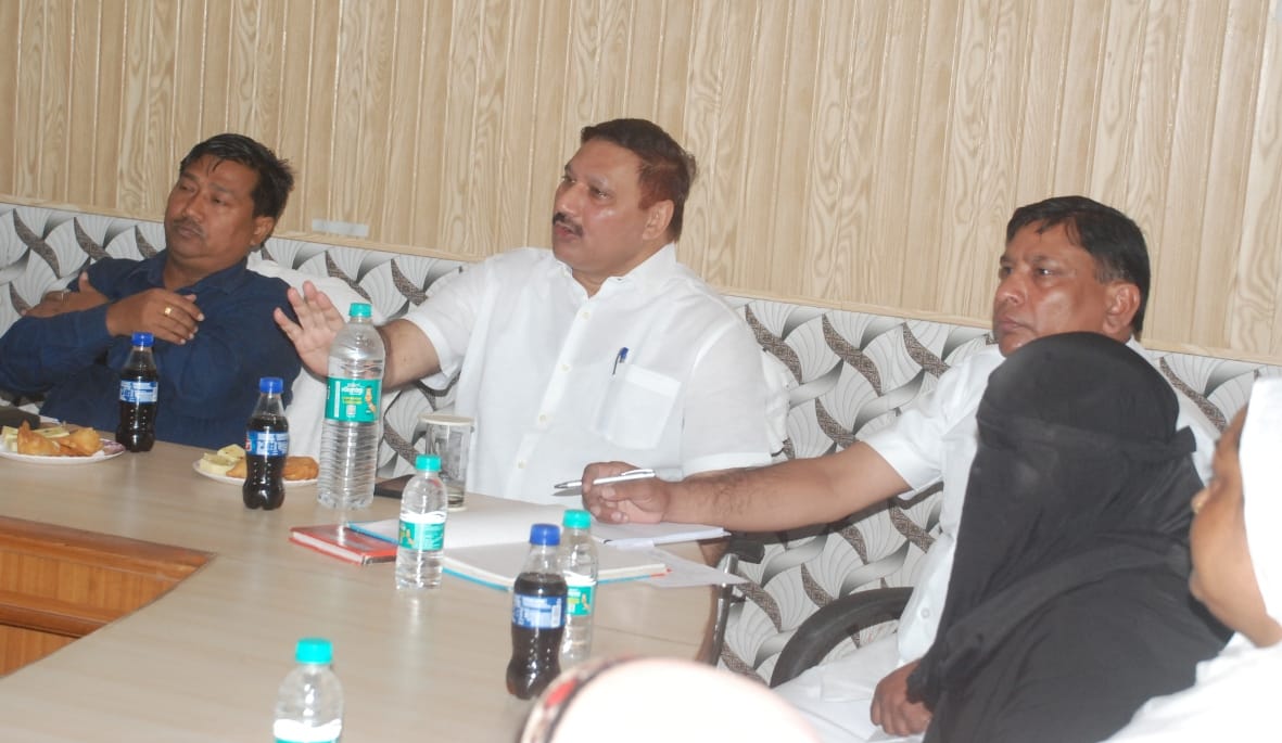 Uproar in the board meeting of the members accused of not getting the development work done