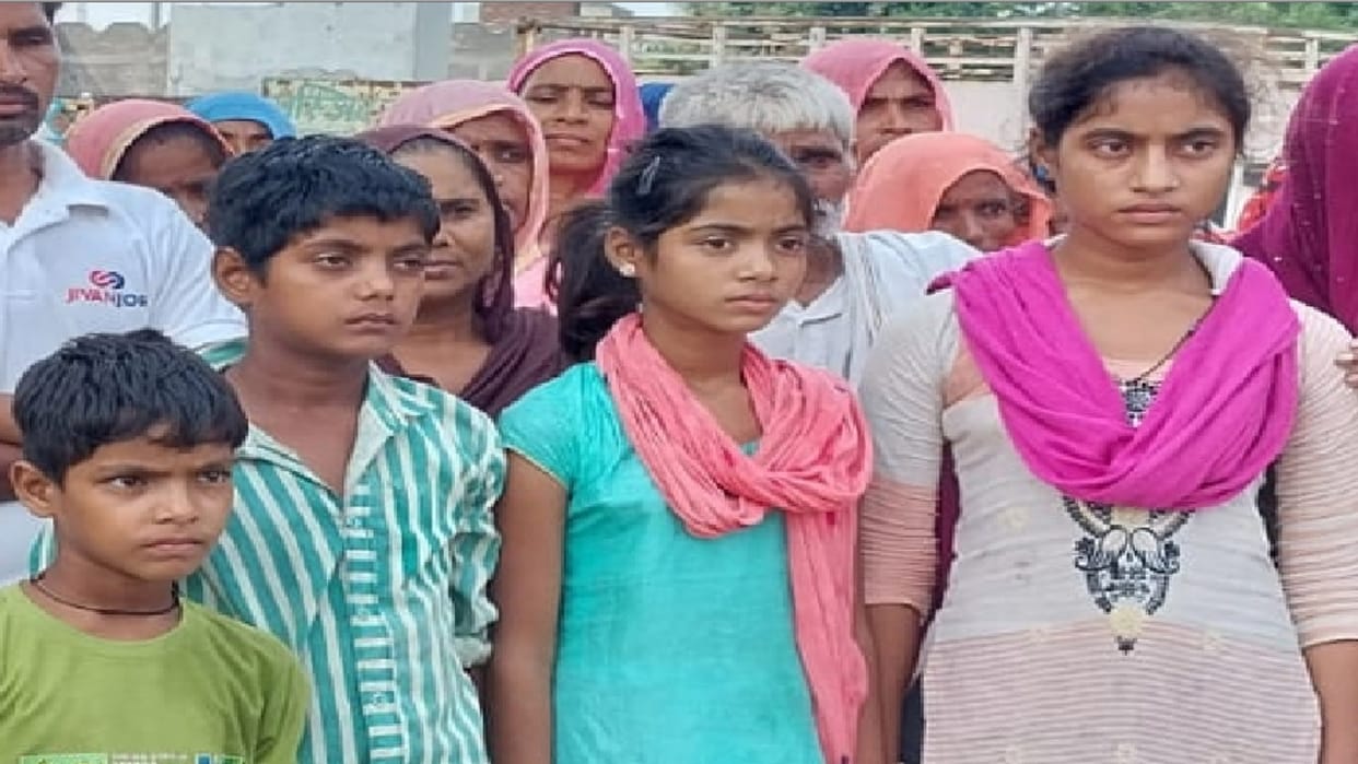 Four children have become orphans after the death of mother and father in Bijnor
