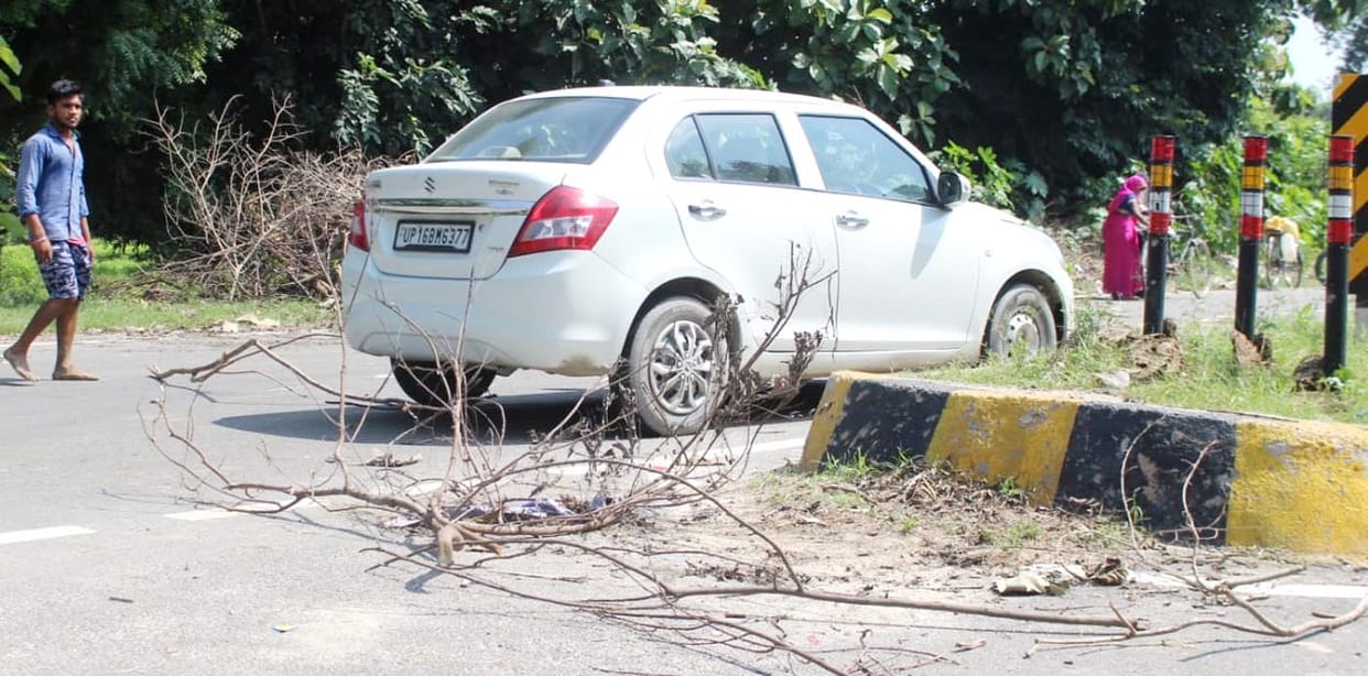 Highway demonstration of women suffering from waterlogging