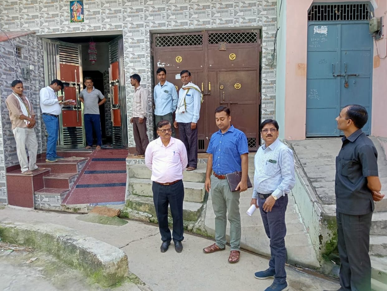 Hathras: Vigilance cut 10 connections, uprooted eight meters