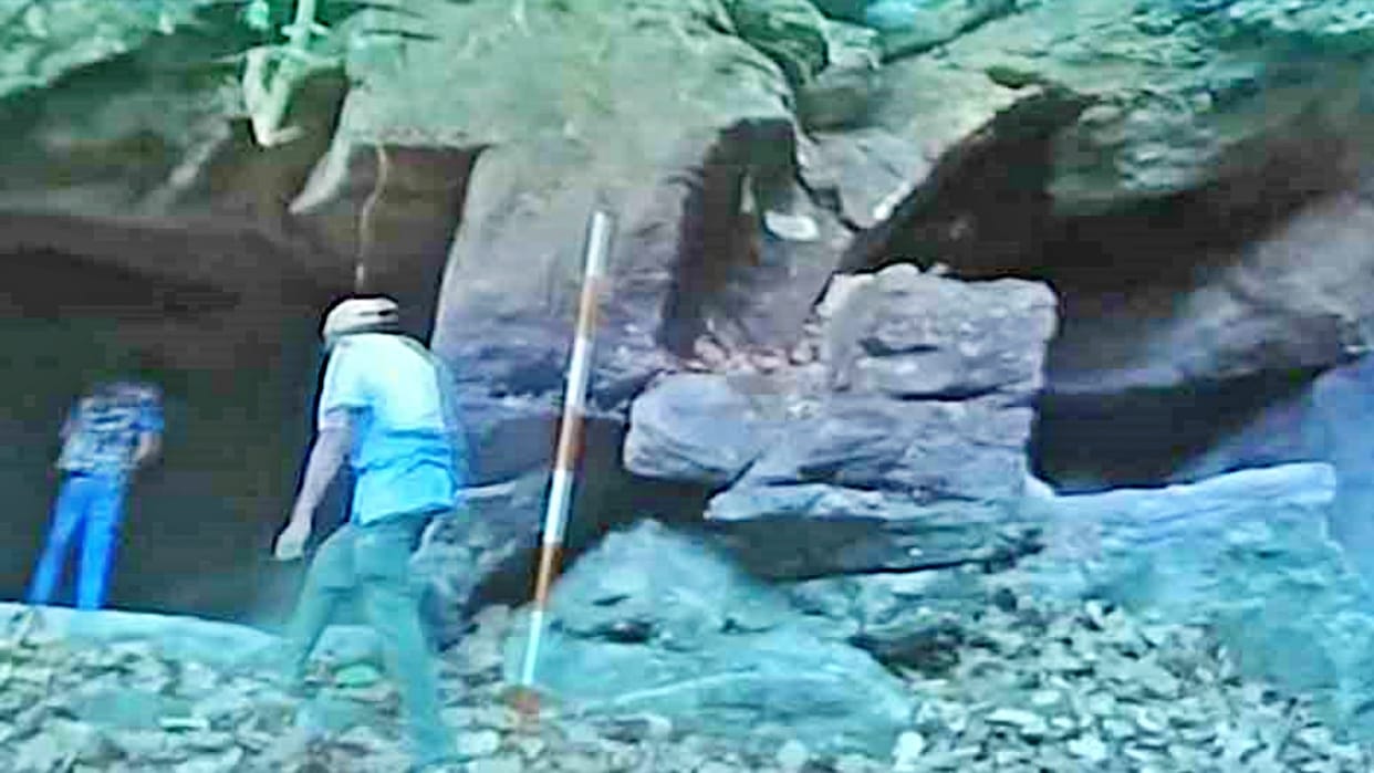 asi made a big discovery 26 caves found in bandhavgarh tiger reserve forest
