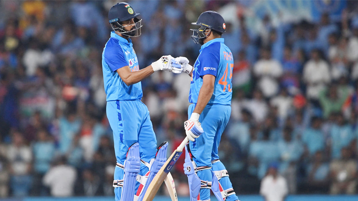 t20 world cup semi final 2022 babar azam rizwan in form kl rahul rohit sharma poor form continue before final