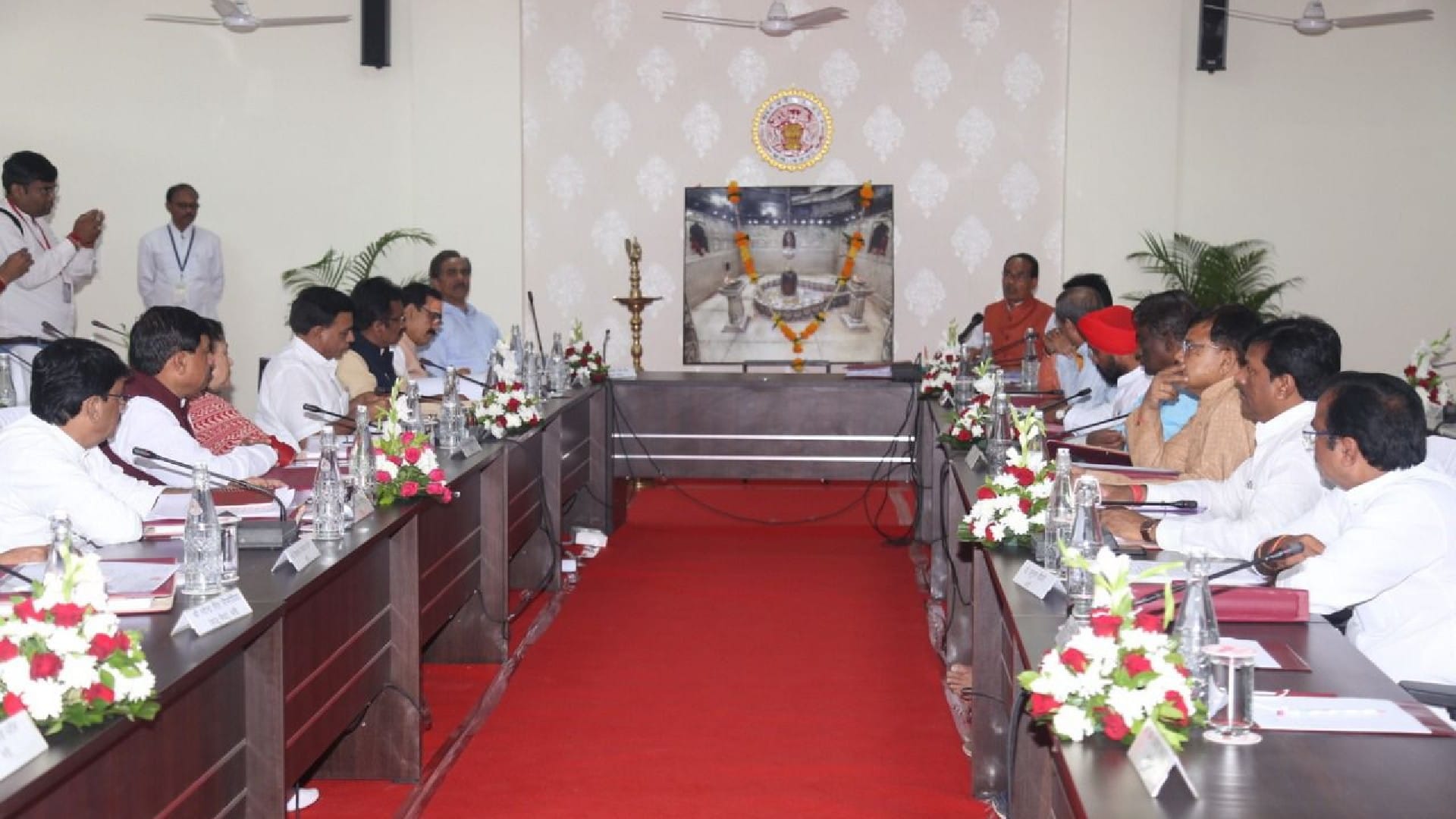 Ujjain cabinet meeting CM handed over the command of cabinet meeting to Lord Mahakal