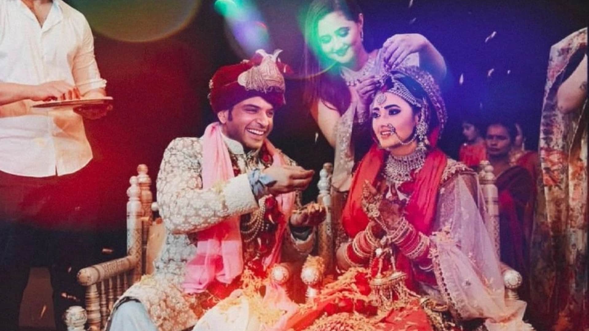 bollywood stars fake wedding photos viral salman khan sonakshi vijay devarakonda aamir khan fatima sana shaikh