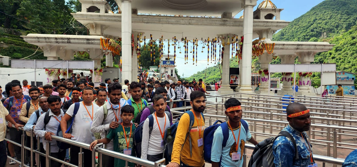 maa vashno devi Devotees flocking to mata vaishno devi katra