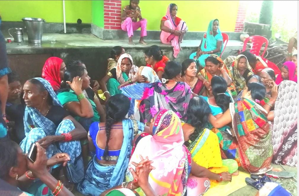 Son committed suicide by cut off from train after father death in mau whole locality grieved
