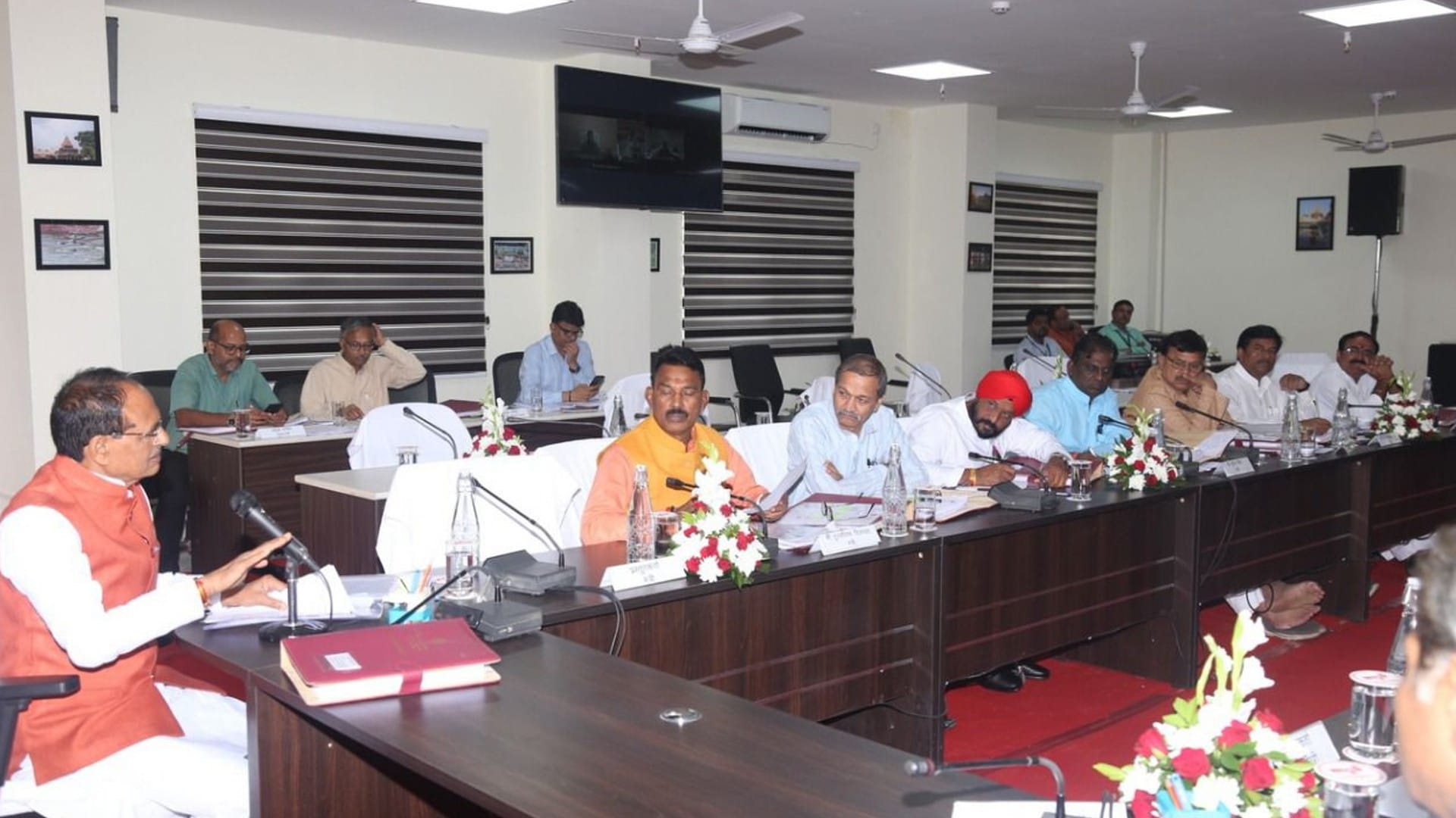 Ujjain cabinet meeting CM handed over the command of cabinet meeting to Lord Mahakal
