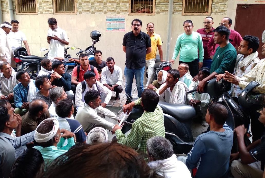 Employment of sanitation workers lost with municipal contract, notice given for termination of service