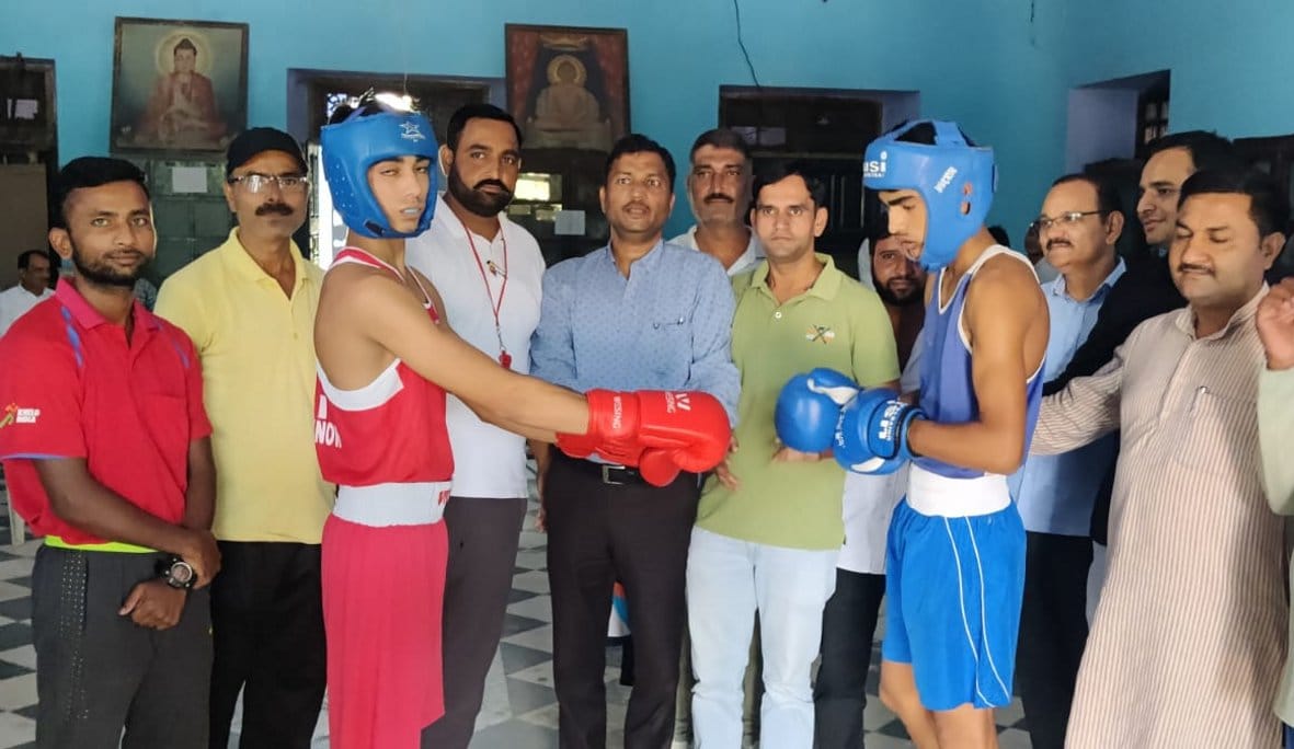 Boxers put strong punch in district level competition