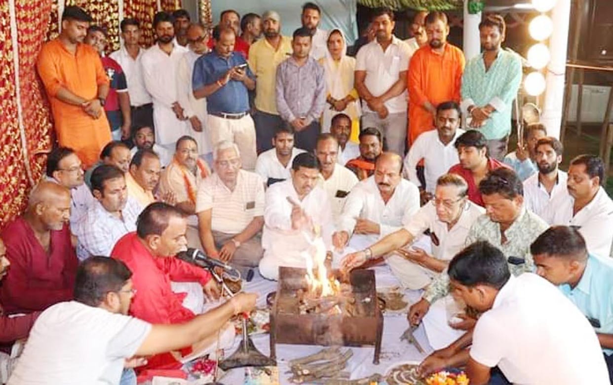 The audience remained frozen till midnight to watch the Ahilya deliverance staged.
