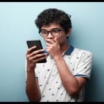 फेक एप आपके पीठ पीछे आपका डाटा चुराकर आपको चपत लगा सकती है।