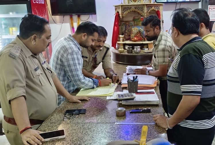 सितारगंज में होटलों पर प्रशासन का छापा Red In Sitarganj Hotel Udham