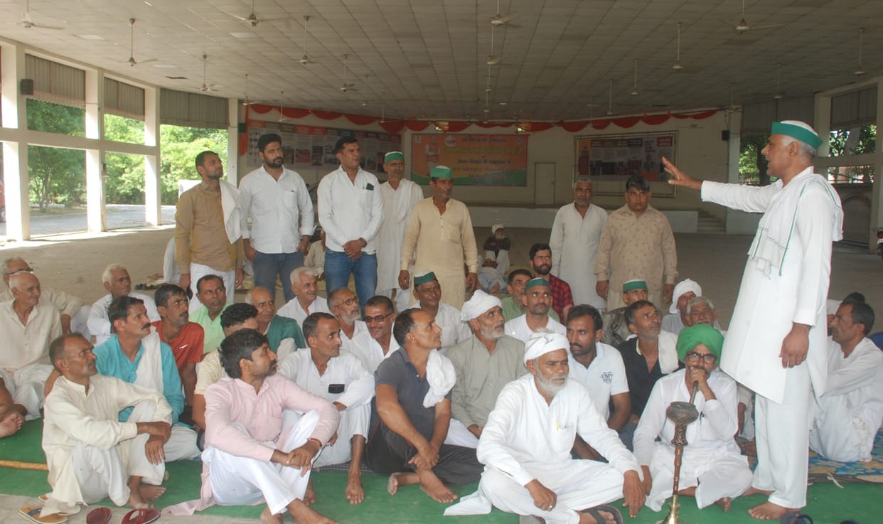 Farmers' Mahapanchayat in Collectorate on October 10