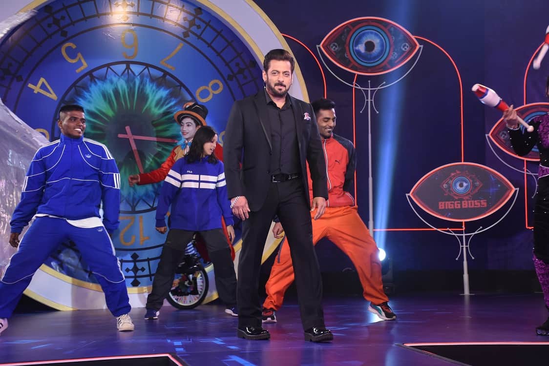 Media personnel imprisoned for Salman Khan safety during bigg boss 16 press conference in mumbai