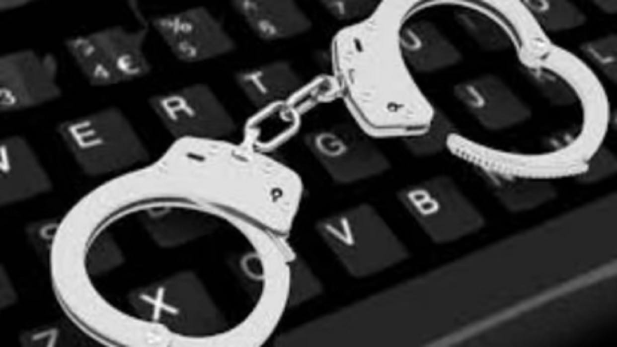 Chhattisgarh BJP former state president's sucurity guard cheated Rs 5 lakh on pretext of job in raipur