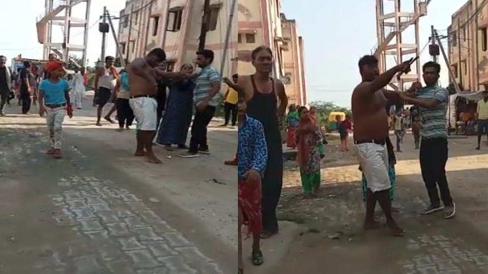two groups clashed over money dispute in agra