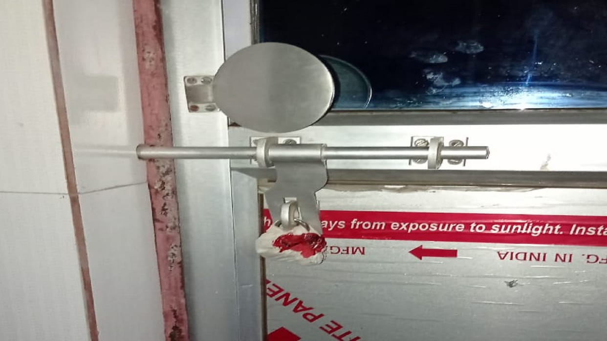 Illegally operated two hospitals sealed jholachaap ran away after closing shop