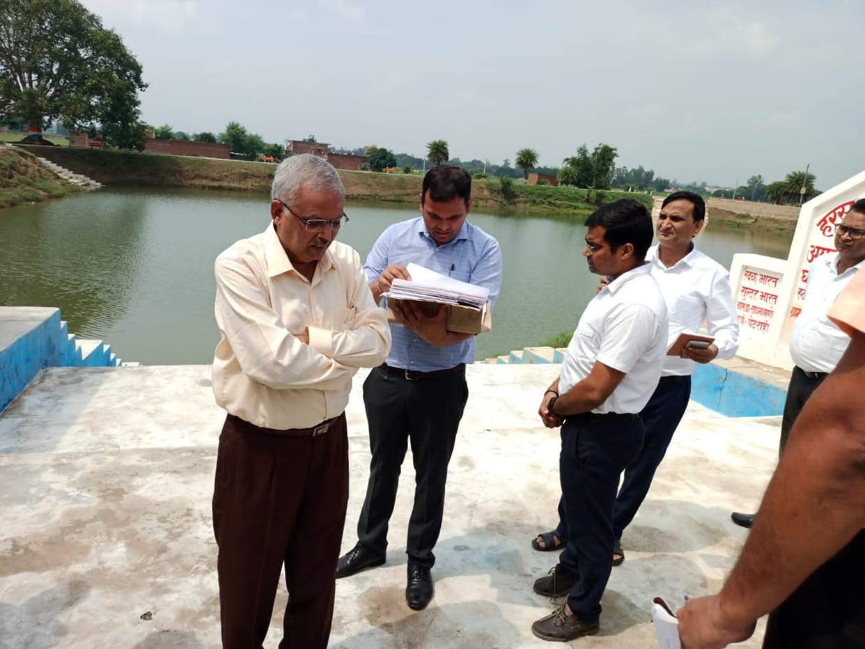 Commissioner asked for the design of Amrit Sarovar, then responsible started peeping