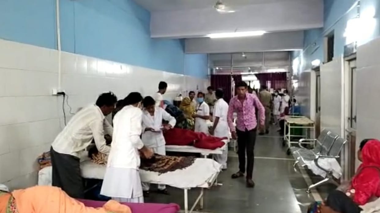 Three bike riders collided in Chhindwara father and son died in an accident