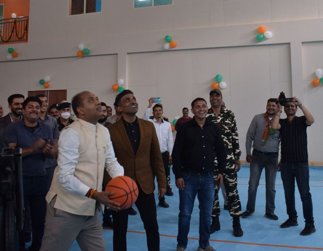 mandi news himachal news cm jairam played basketball janjehli indoor stadium