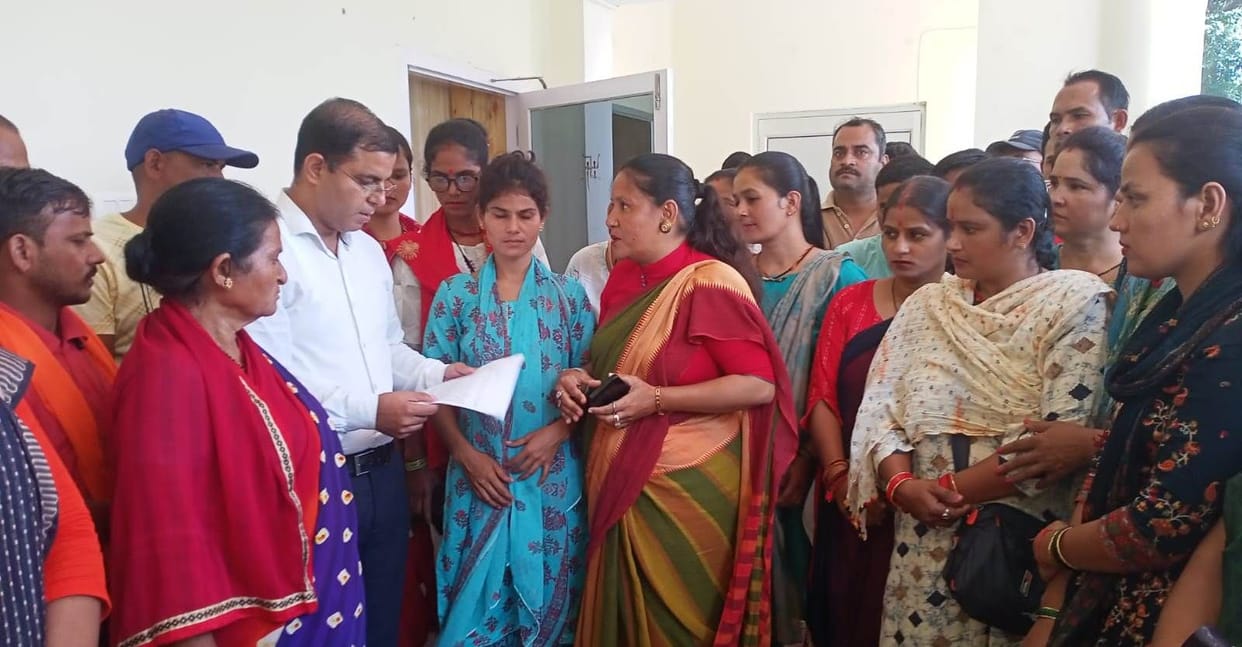 Villagers threatened CM office to provide justice to the deceased family