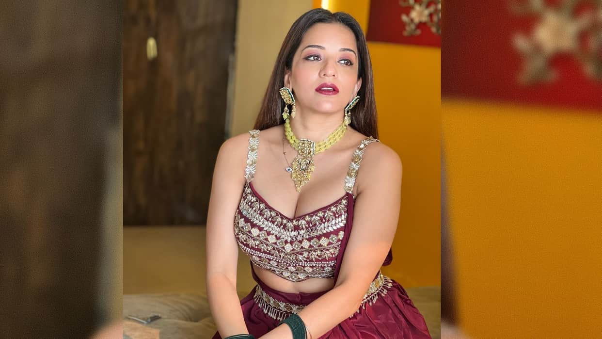 bhojpuri actress monalisa latest pics in desi avtaar look goes viral on internet see pics