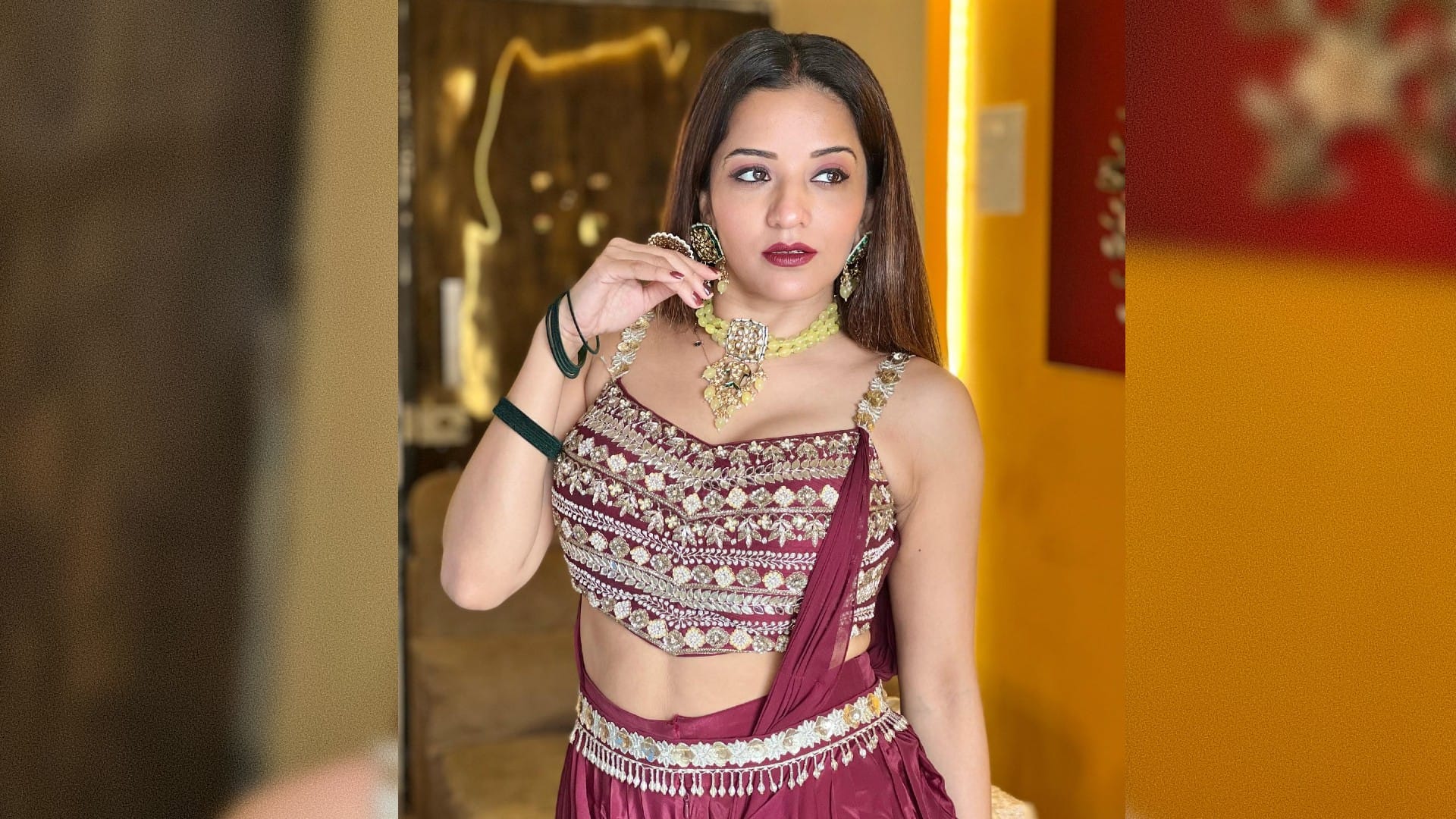 bhojpuri actress monalisa latest pics in desi avtaar look goes viral on internet see pics