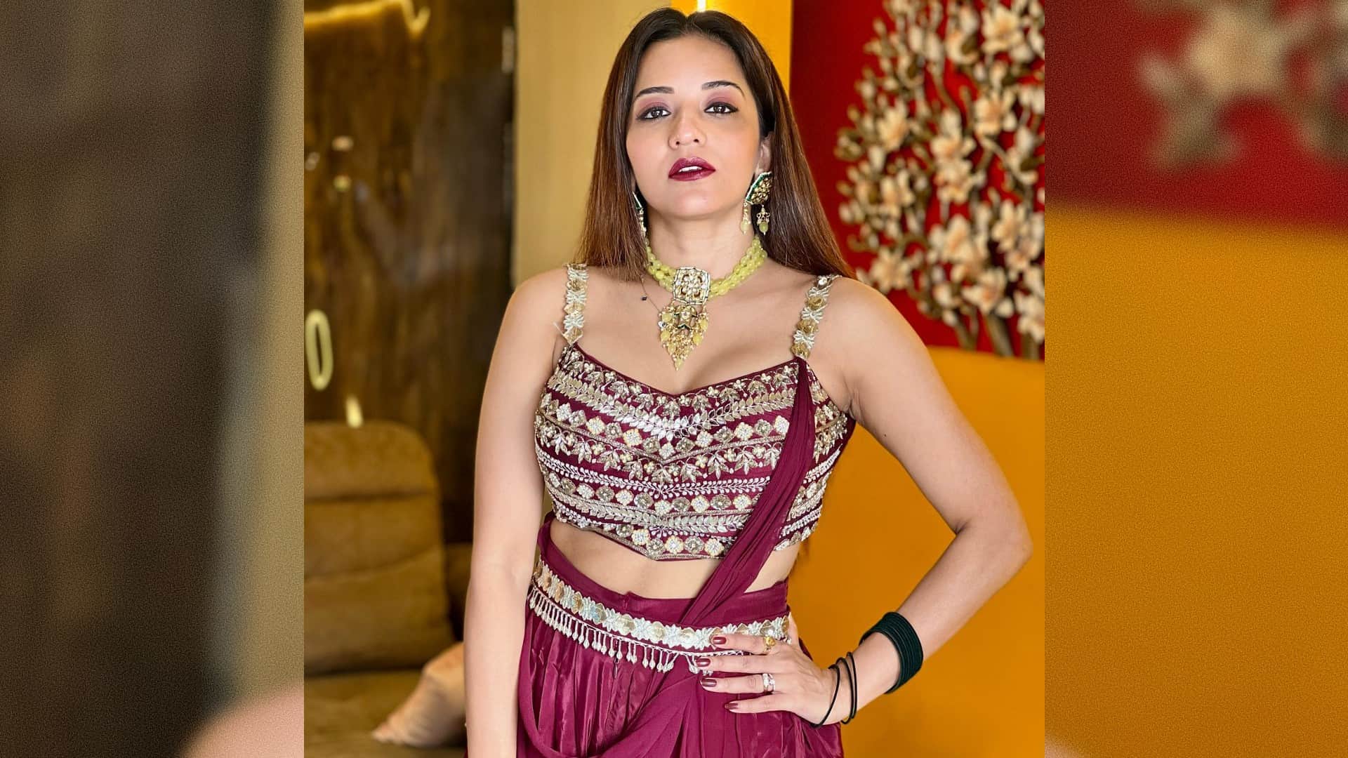 Photos Of The Day Monalisa killer look mrunal thakur akshara singh pics today celebrity update in 10 pictures