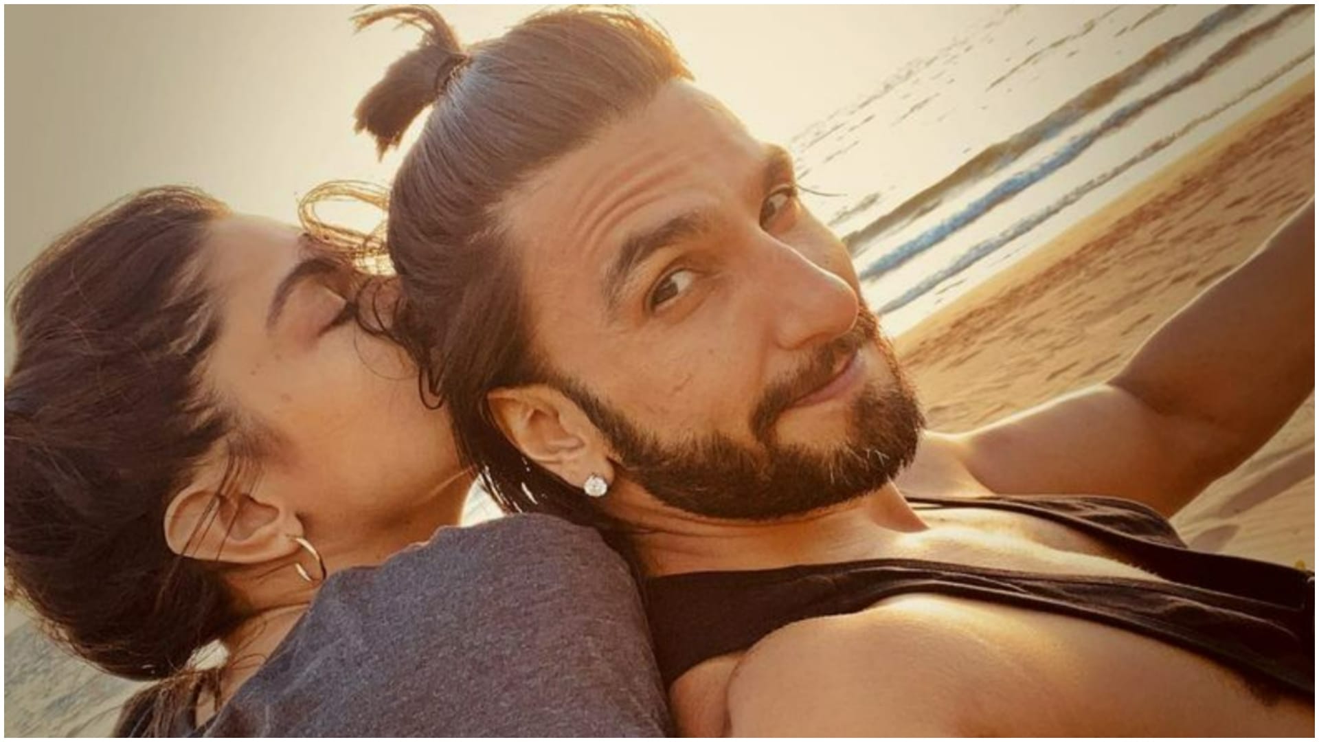 Pathaan actress Deepika Padukone enjoys a boat ride with husband Ranveer Singh video goes viral