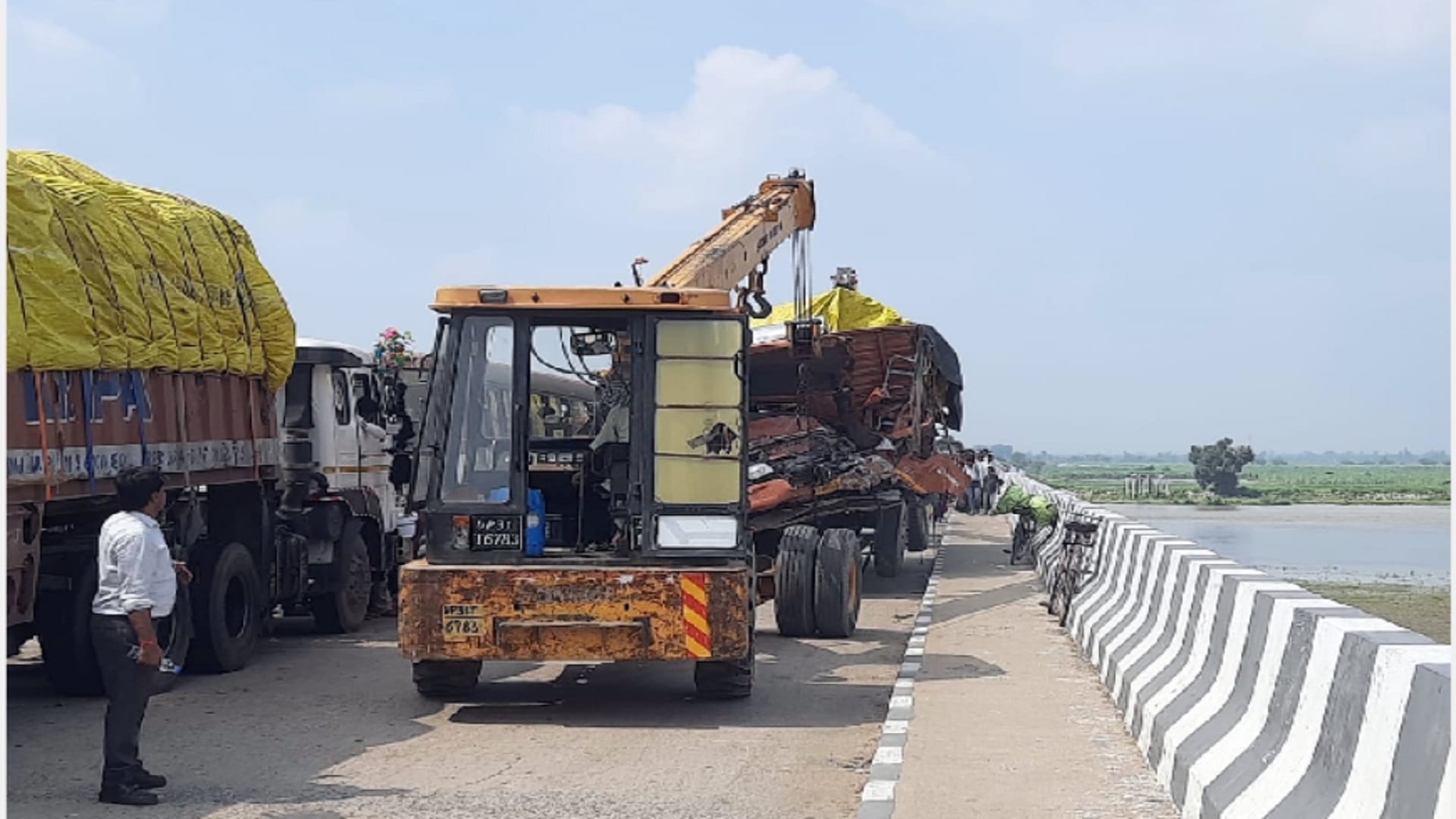 horrific road accident in lakhimpur kheri Collision between truck and private bus on Sharda bridge