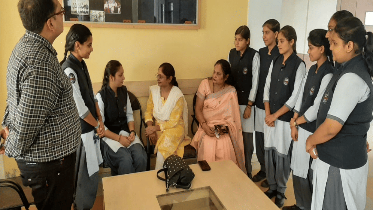 Saharanpur: Unique campaign in Amar Ujala, taught girl students to be health conscious