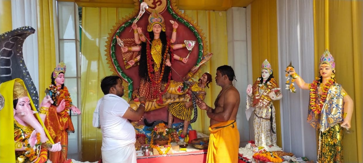 jayakaaron se goonje darabaar, poojee gaeen kooshmaanda devee