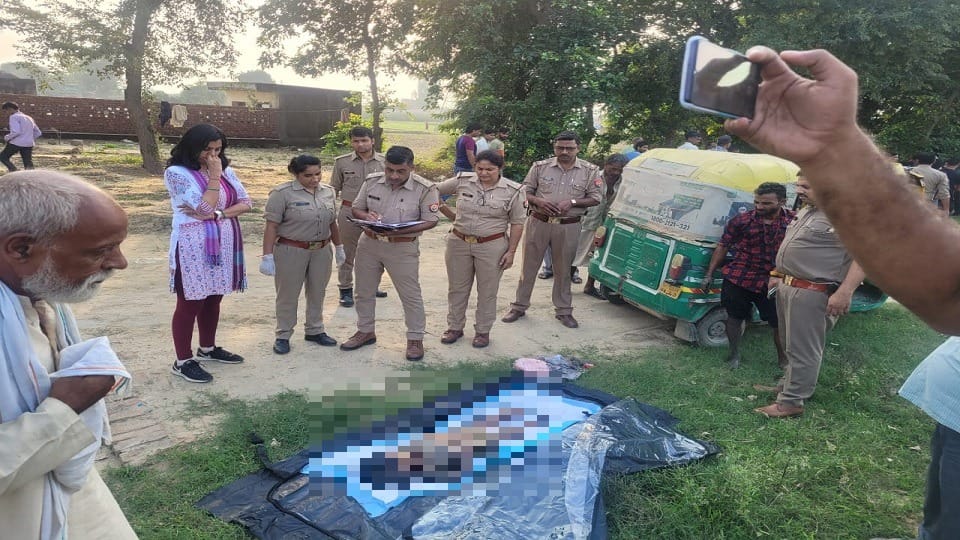 Father slams four year old daughter to death in Khurja police arrested